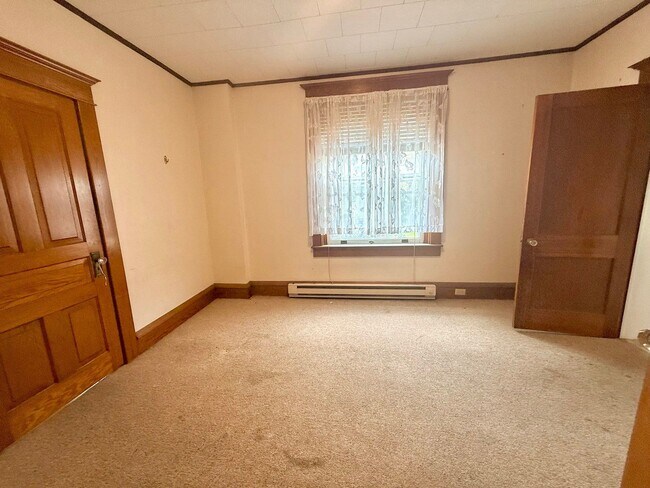 Building Photo - 441 Walnut St