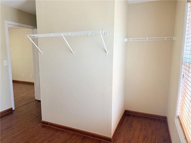 Building Photo - 2066 Peach Shoals Cir