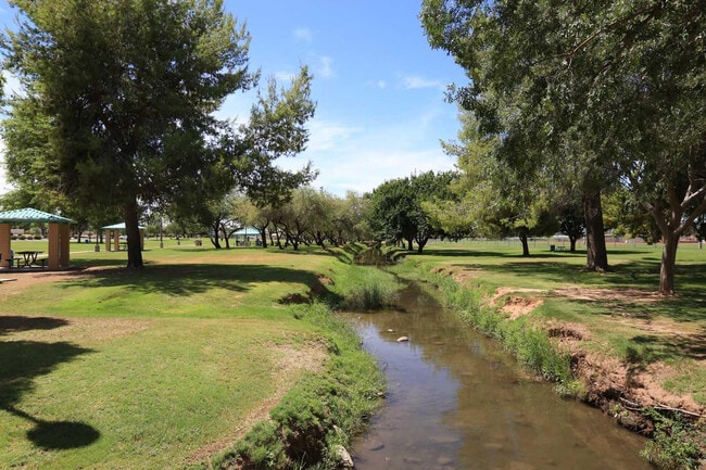 Building Photo - 8625 E Belleview Pl