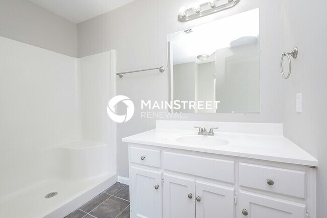 Building Photo - 3 Bedroom Pet-Friendly Home in Covington, GA with Main Street Renewal