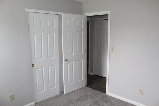 Building Photo - Immaculate 3 Bedroom Ranch in Avon!