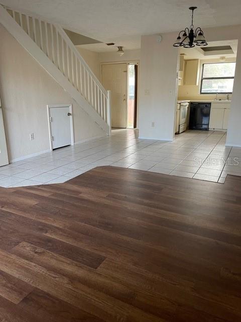 Building Photo - 3151 S Pines Dr