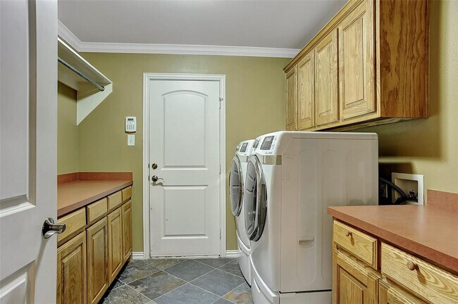 Building Photo - 3815 Sumner Ct