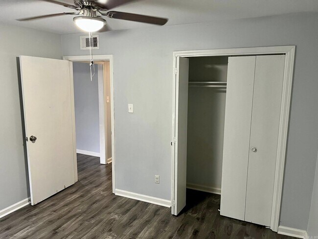 Building Photo - 1601 N Bryant St