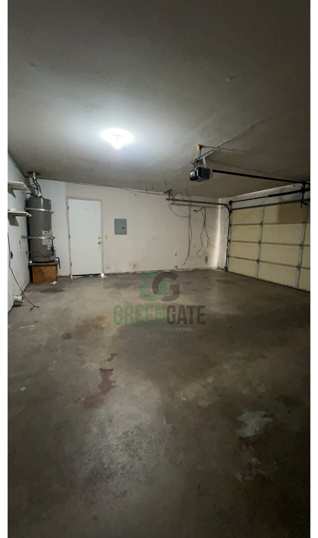 Building Photo - 2201 Meadow Glen Dr