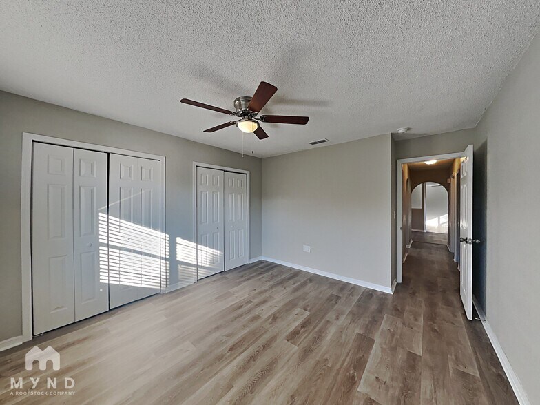 Building Photo - 10327 Lansfield St