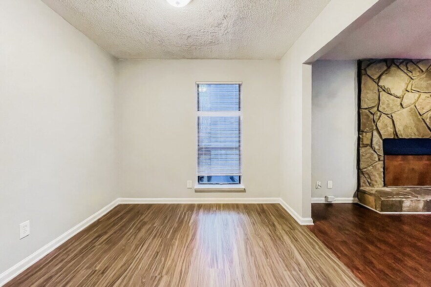 Building Photo - 3895 Springleaf Ct