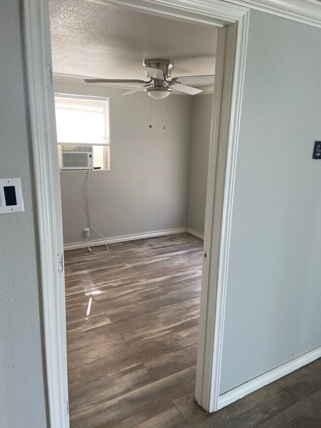 One Bdrm - 8125 Airlift Ave