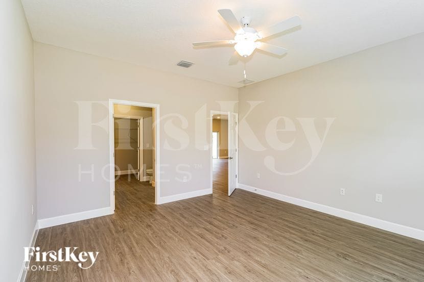 Building Photo - 525 Garbelmann St