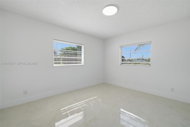 Building Photo - 11000 NW 21st Ct