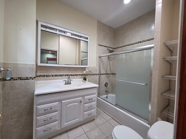 Building Photo - 561 AVENUE E