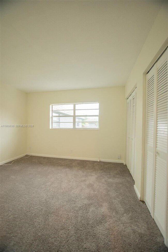 Building Photo - 4803 NW 9th Dr