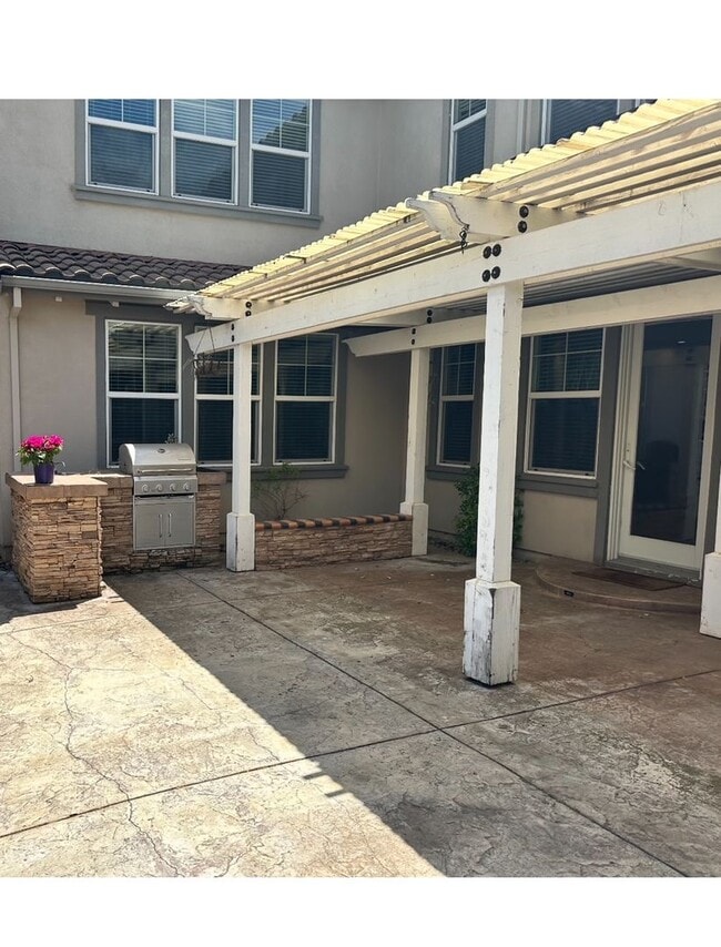 Building Photo - Spacious 4 Bed, 3 Bath House in Mountain House, CA