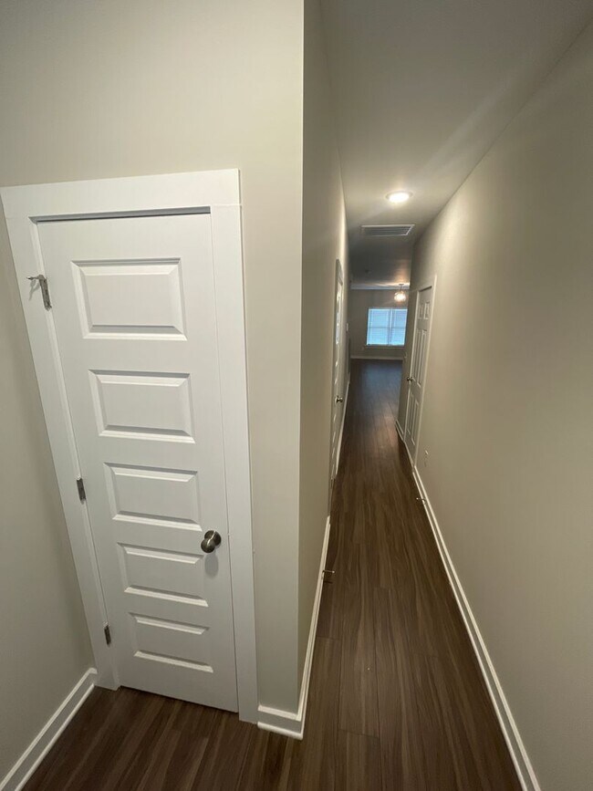 Building Photo - Home for Rent in Oak Grove, AL!!! Available to View Now!