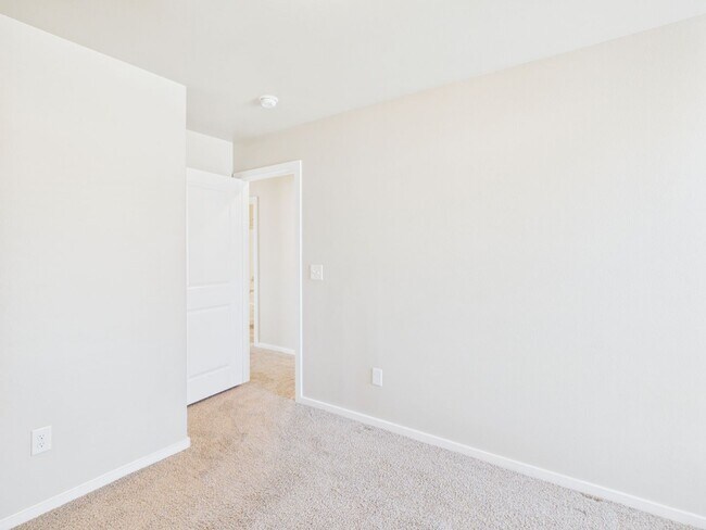 Building Photo - 4712 Hinson St