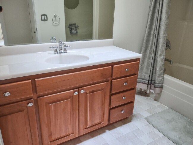 Building Photo - 2464 Sage Ave SE