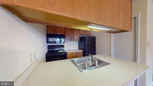 Building Photo - 6008 Chestnut Hollow Ct
