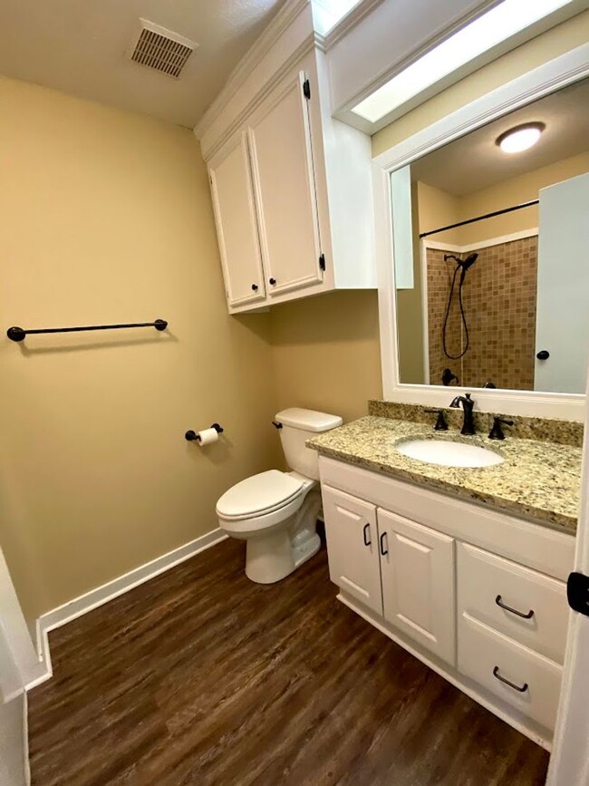 Building Photo - 3 Bedroom for Rent in Reservoir Brandon!