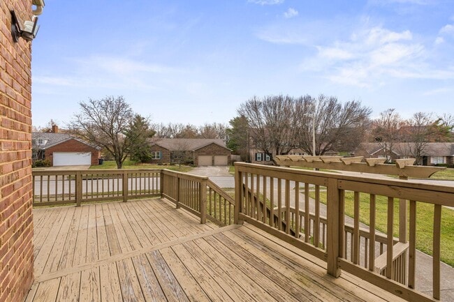 Building Photo - 1116 Shagbark Ln