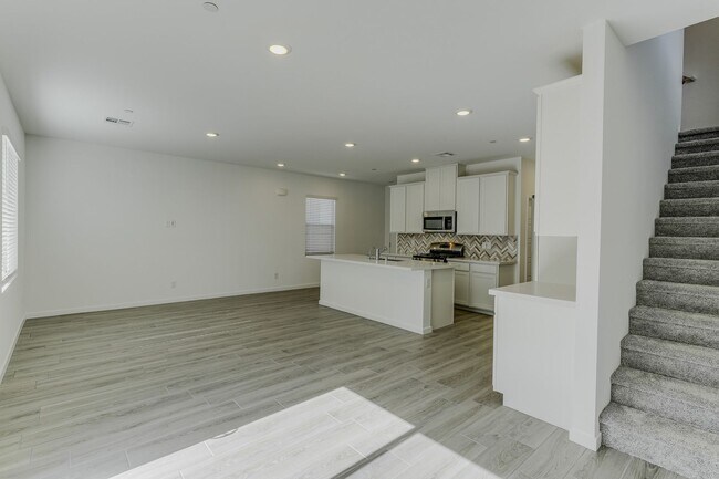 Building Photo - Dream Home in Cadence with Private Balcony & Modern Style!