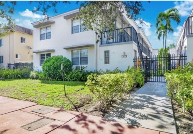 Primary Photo - 966 Biarritz Dr