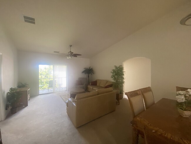 Building Photo - FOR RENT:  3 Bedroom 2 Bathroom Condo w/at...