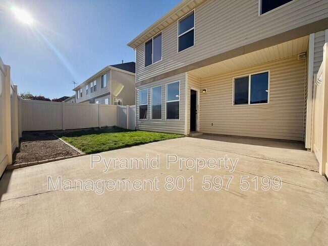 Building Photo - 1688 W 3180 N