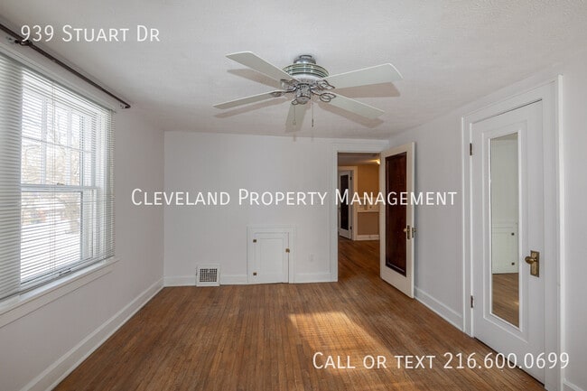 Building Photo - 939 Stuart Dr