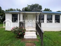 Building Photo - 104/105 7th Ave SE