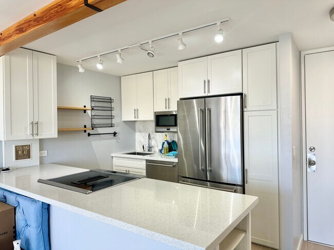 Building Photo - Upgraded 1 bedroom in Waikiki! Price Change!
