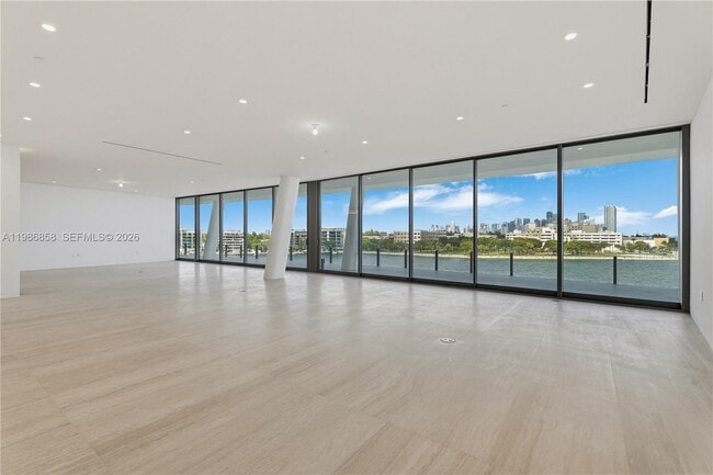 Building Photo - 5 Grove Isle Dr