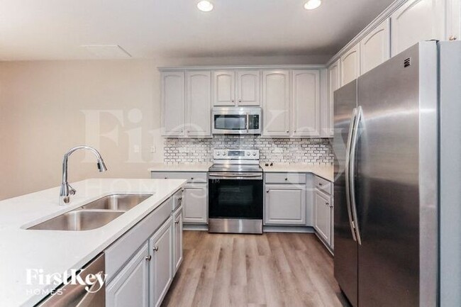 Building Photo - 9320 Longstone Ln