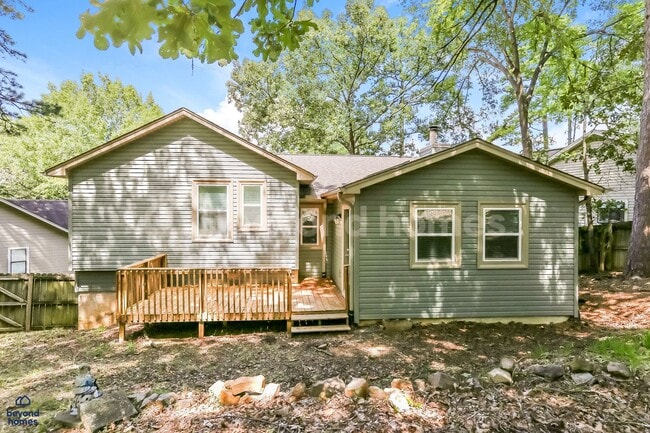 Building Photo - Stunning and Updated Maumelle Living!
