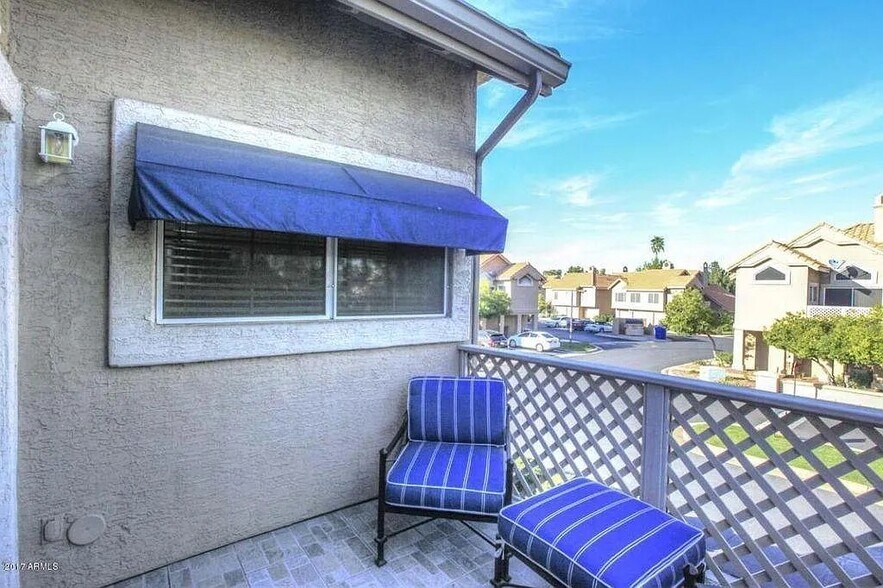 Building Photo - 1633 E Lakeside Dr