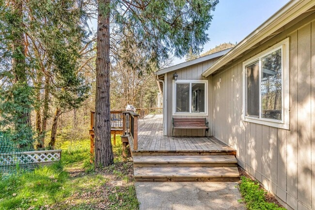 Building Photo - 2677 Humbug Creek Rd