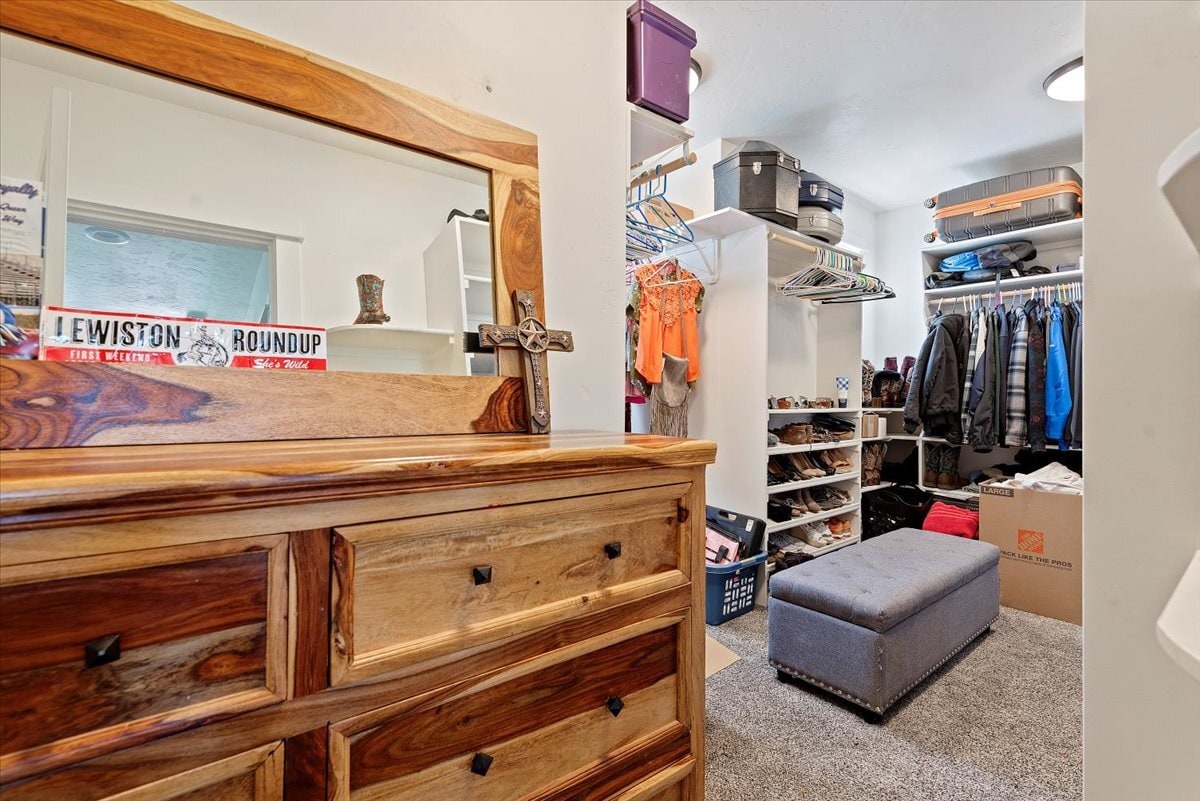 Building Photo - 15916 Hill Top Cir