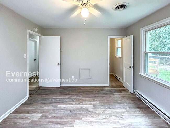 Building Photo - 9307 Shiloh Dr