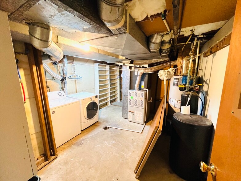 Building Photo - 170 E 1100 S