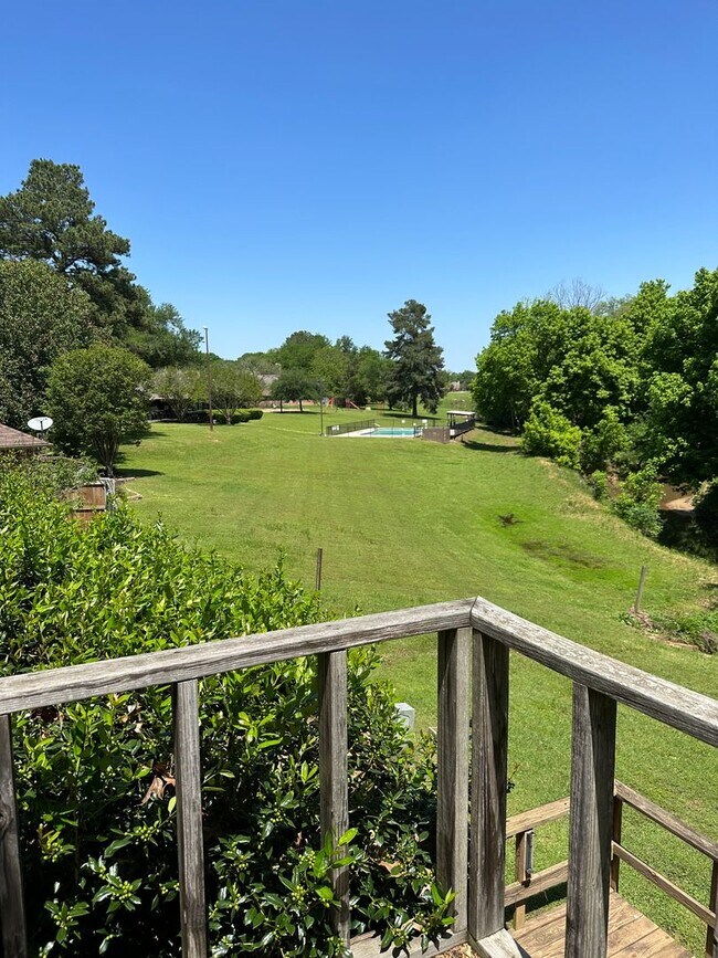 Building Photo - 621-621 Kings Mountain Dr