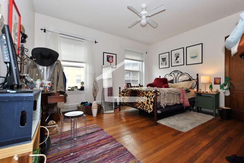 Building Photo - 8 Saint Lukes Rd