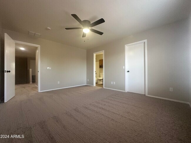 Building Photo - 2488 E Meadow Lark Way