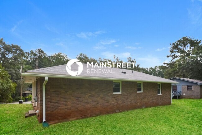 Building Photo - 3 Bedroom Pet-Friendly Home in COVINGTON, GA with Main Street Renewal