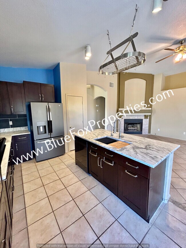 Building Photo - 9035 N Silver Moon Way