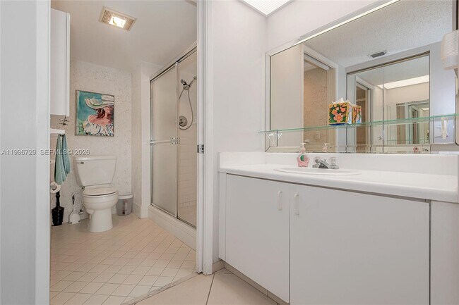 Building Photo - 950 SW 138th Ave