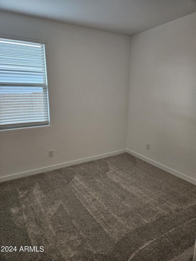 Building Photo - 4150 E Sagebrush St