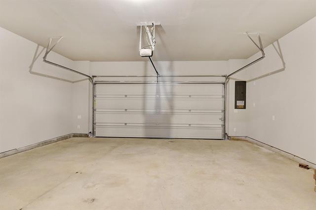 Building Photo - 3737 Malibu Dr
