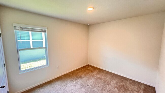 Building Photo - Beautiful 3 Bedroom, 2 Bathroom Home near ...