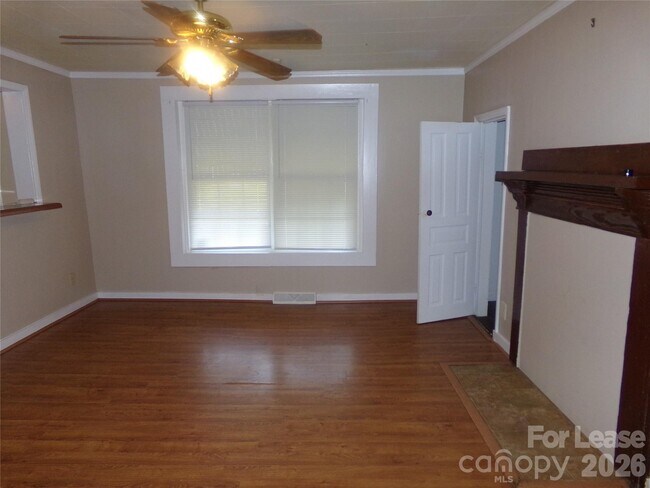 Building Photo - 729 Spruce St