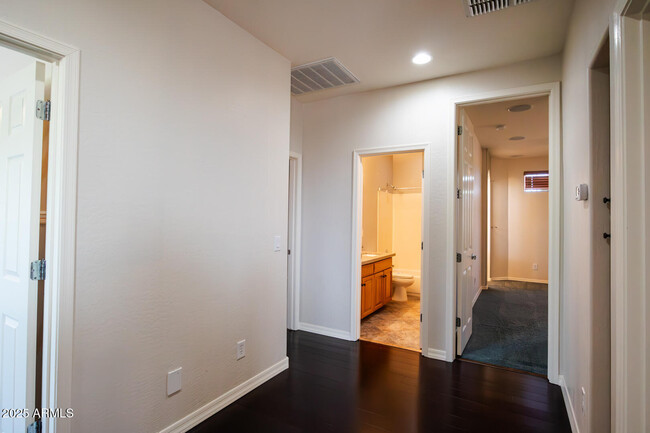 Building Photo - 4522 W Ravina Ln