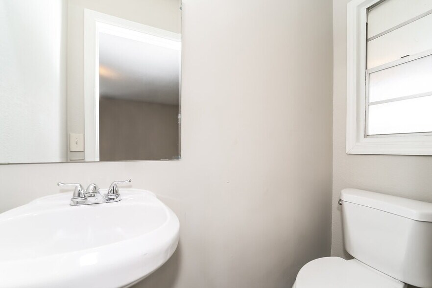 Building Photo - 2227 Mc Carty Dr